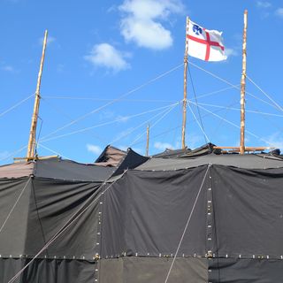 Jurten mit Pfadfinderbanner